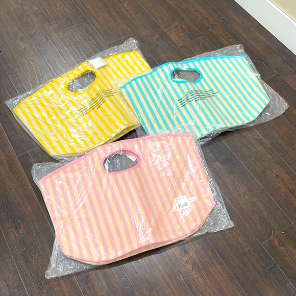 Beach tote NWT road trip stripes canvas extra large swim towel etc dog bag baby - Picture 2 of 9